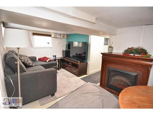 965 Bridge, Windsor, ON 