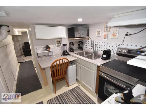 965 Bridge, Windsor, ON 