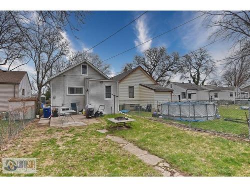 965 Bridge, Windsor, ON 