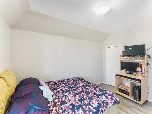 804 Home St, Winnipeg, MB 