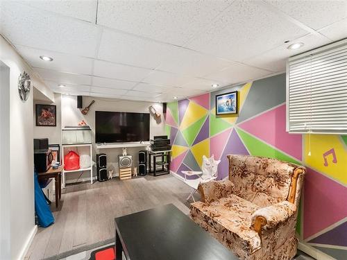 804 Home St, Winnipeg, MB 