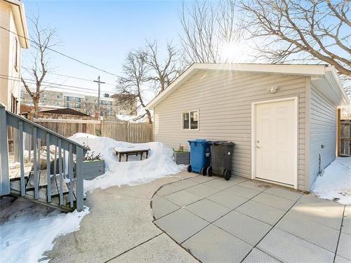 804 Home St, Winnipeg, MB 