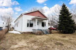 13 Rue André  Les Coteaux, QC J7X 1K1