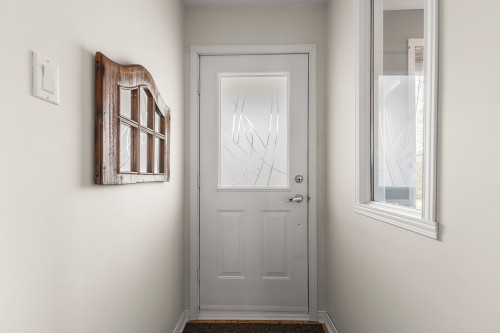 Hall d'entrée/Vestibule - 13 Rue André, Les Coteaux, QC - Indoor Photo Showing Other Room