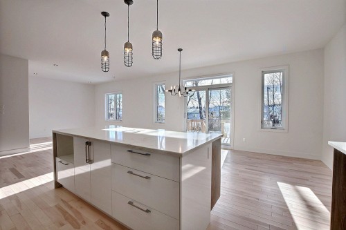 Cuisine - Rue Des Cèdres, L'Assomption, QC - Indoor