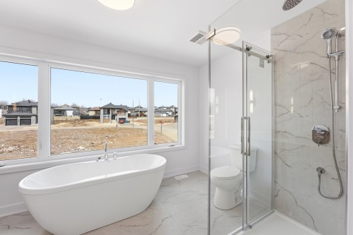 Salle de bains - Rue Des Cèdres, L'Assomption, QC - Indoor Photo Showing Bathroom