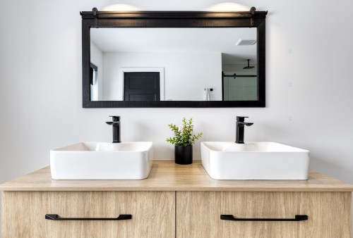 Salle de bains attenante à la CCP - Rue Des Cèdres, L'Assomption, QC - Indoor Photo Showing Bathroom