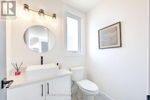 4248 Liberty Cross, London South (South V), ON - Indoor Photo Showing Bathroom