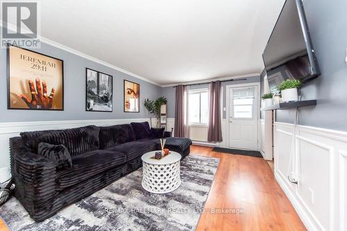 41 - 1010 Glen Street, Oshawa, ON - Indoor Photo Showing Living Room