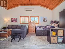 Huge versatile main space in barn - 