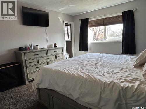 488 Willow Bay, Estevan, SK - Indoor Photo Showing Bedroom