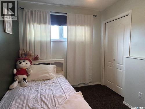 488 Willow Bay, Estevan, SK - Indoor Photo Showing Bedroom
