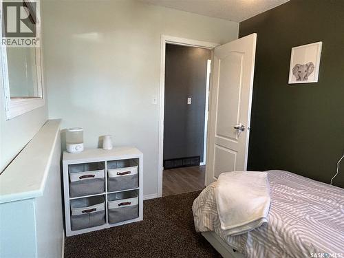 488 Willow Bay, Estevan, SK - Indoor Photo Showing Bedroom