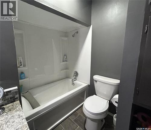 488 Willow Bay, Estevan, SK - Indoor Photo Showing Bathroom