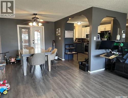 488 Willow Bay, Estevan, SK - Indoor Photo Showing Dining Room