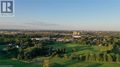 View of urban area - 2265 Snyder'S Road E, Kitchener, ON 