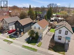 115 BANTING AVENUE Oshawa (Central), ON L1H 2M5