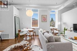 4 - 121 PRESCOTT AVENUE Toronto, ON M6N 3G8