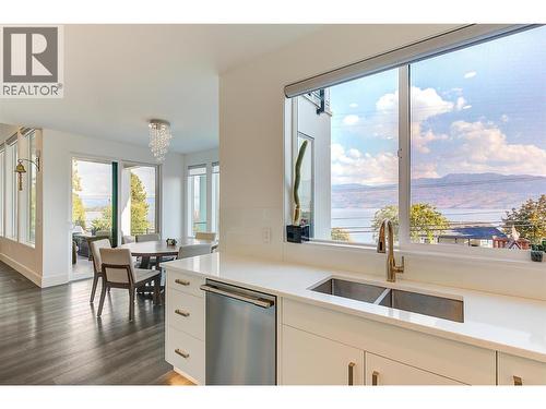 3961 Beachview Drive E, West Kelowna, BC - Indoor Photo Showing Other Room