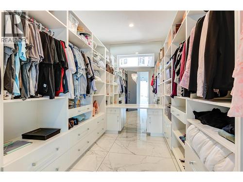3961 Beachview Drive E, West Kelowna, BC - Indoor With Storage