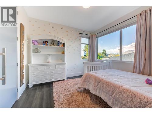 3961 Beachview Drive E, West Kelowna, BC - Indoor Photo Showing Bedroom