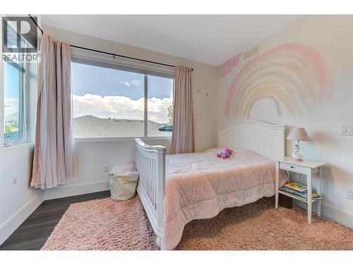 3961 Beachview Drive E, West Kelowna, BC - Indoor Photo Showing Bedroom