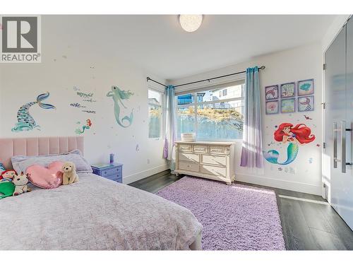 3961 Beachview Drive E, West Kelowna, BC - Indoor Photo Showing Bedroom