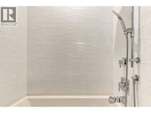 3961 Beachview Drive E, West Kelowna, BC - Indoor Photo Showing Bathroom