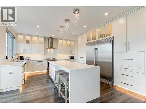 3961 Beachview Drive E, West Kelowna, BC - Indoor Photo Showing Kitchen With Upgraded Kitchen