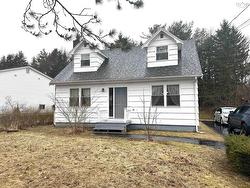 24 Crowell Street Liverpool, NS B0T 1K0