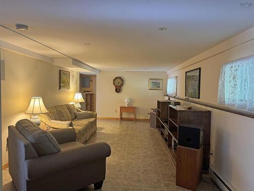 590 Gilberts Lane, Maplewood, NS 