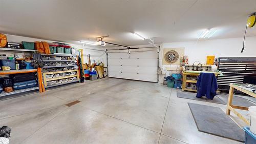 4427 Ferguson Road, Mayook, BC - Indoor Photo Showing Garage