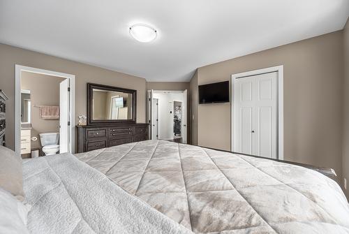 2007 Saddleback Drive, Kamloops, BC - Indoor Photo Showing Bedroom
