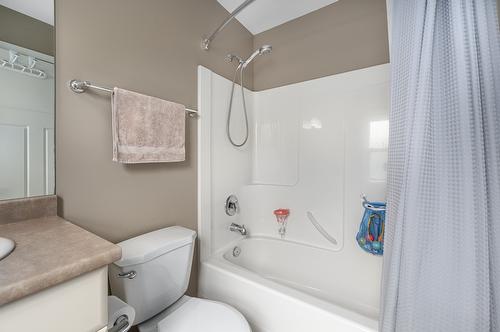 2007 Saddleback Drive, Kamloops, BC - Indoor Photo Showing Bathroom