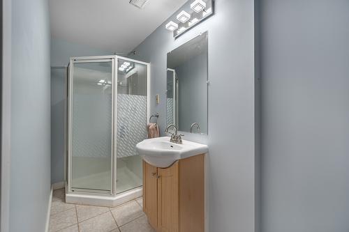 2007 Saddleback Drive, Kamloops, BC - Indoor Photo Showing Bathroom