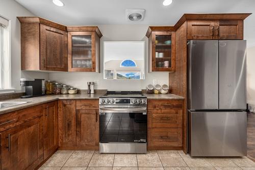 2007 Saddleback Drive, Kamloops, BC - Indoor Photo Showing Kitchen With Stainless Steel Kitchen