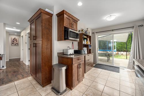 2007 Saddleback Drive, Kamloops, BC - Indoor