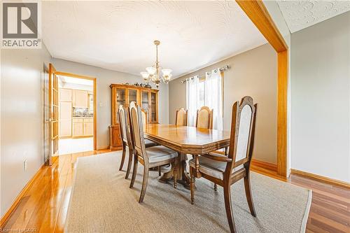 19 Glenhaven Court, Hamilton, ON - Indoor Photo Showing Dining Room
