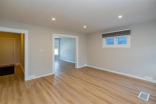 506 Simcoe St, Winnipeg, MB 