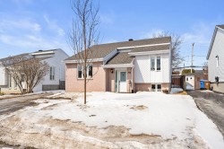 207 Rue de la Chantignole  Sainte-Anne-Des-Plaines, QC J5N 1A6