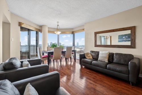 Living Room - 1503-301 Ch. Du Club-Marin, Montréal (Verdun/Île-Des-Soeurs), QC - Indoor Photo Showing Living Room