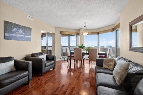 Living Room - 1503-301 Ch. Du Club-Marin, Montréal (Verdun/Île-Des-Soeurs), QC - Indoor Photo Showing Living Room