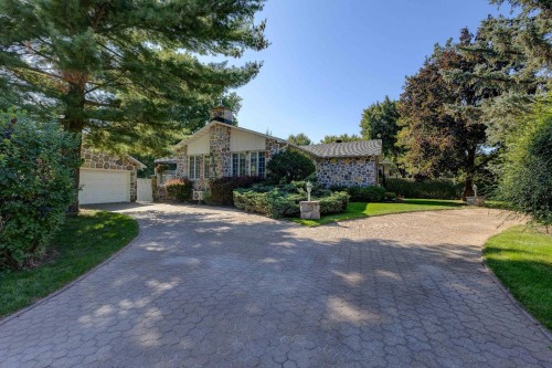 1491 Rue De Rigaud  Saint-Bruno-De-Montarville, QC J3V 3B8
