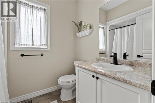 292 Keystone Crescent, Hamilton, ON - Indoor Photo Showing Bathroom