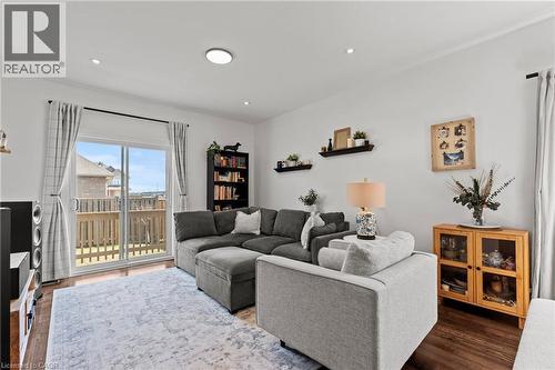 292 Keystone Crescent, Hamilton, ON - Indoor Photo Showing Living Room