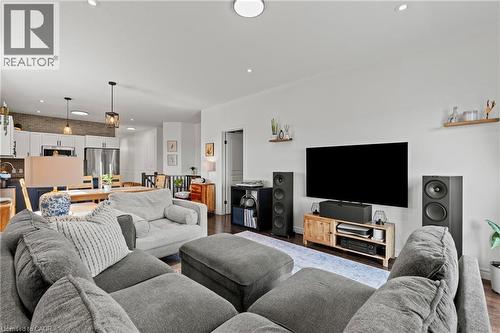 292 Keystone Crescent, Hamilton, ON - Indoor Photo Showing Living Room