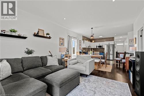 292 Keystone Crescent, Hamilton, ON - Indoor Photo Showing Living Room