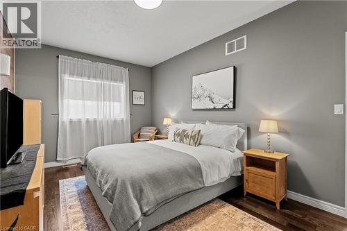 292 Keystone Crescent, Hamilton, ON - Indoor Photo Showing Bedroom