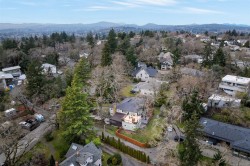 3511 Salsbury Way Saanich, BC V8P 3K7