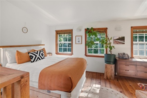 19-1002 Peninsula Rd, Ucluelet, BC - Indoor Photo Showing Bedroom